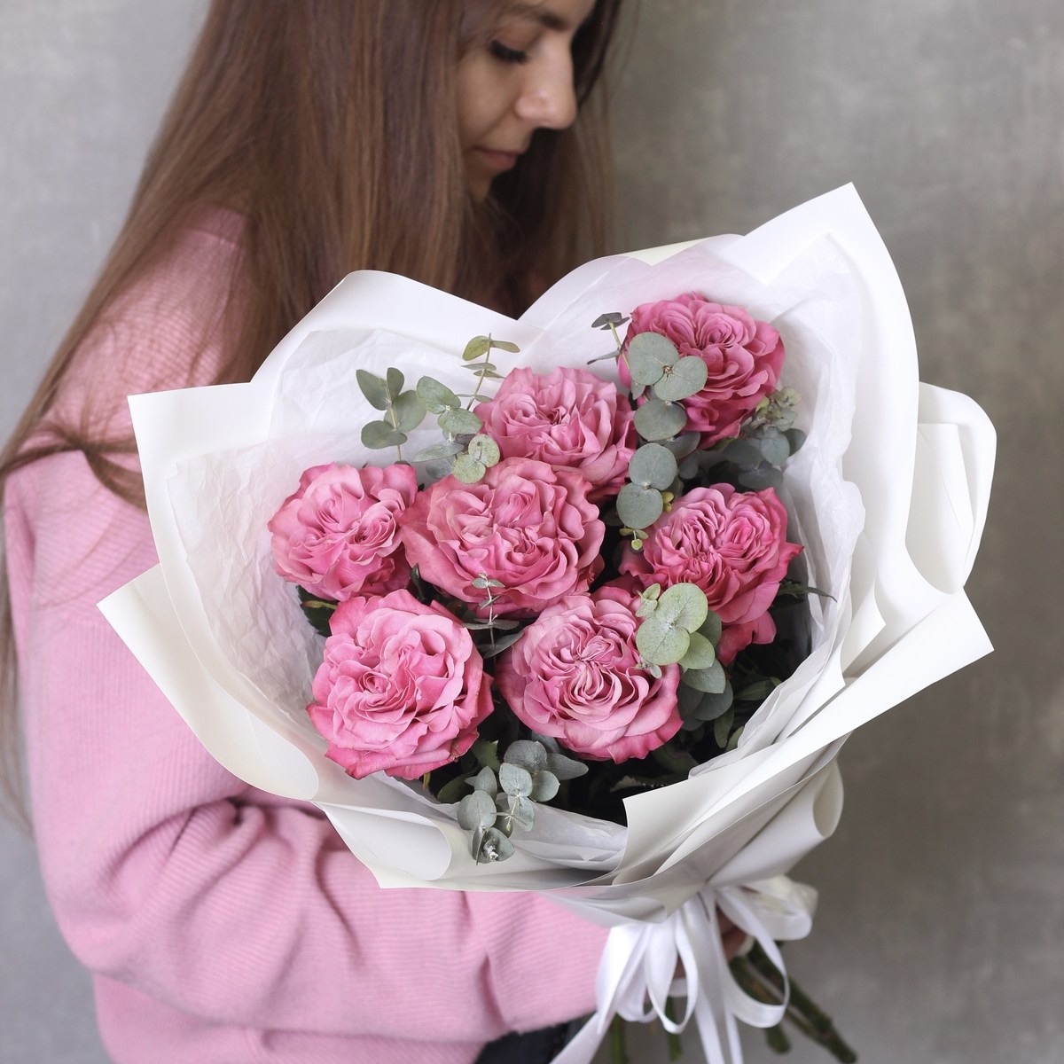 buket s sirenevoj rozoj 712